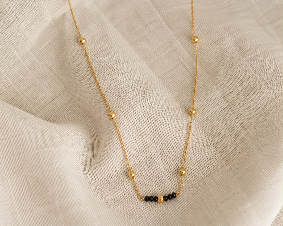 Collar piedra negra